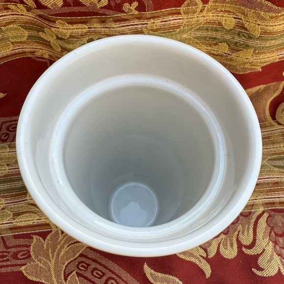 Rae Dunn "MOM" Tumbler without Lid - Picture 2 of 4